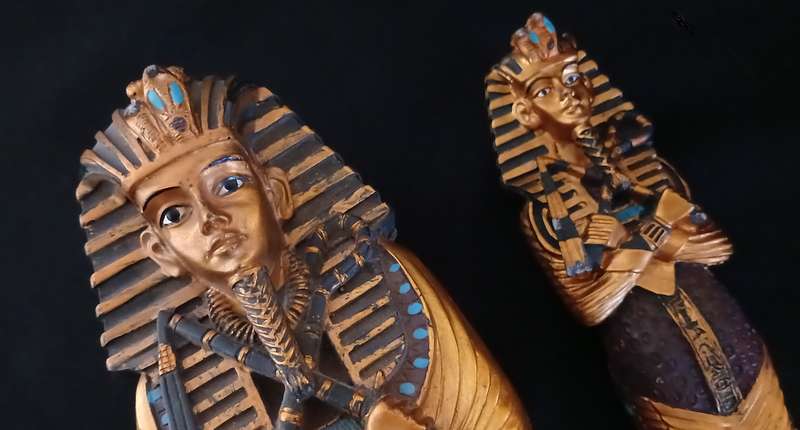 King Tut EGYPTIAN WITH MUMMY Ancient Figurine Statue Sarcophagus TUTANKHAMUN Size: 23 x 7cm