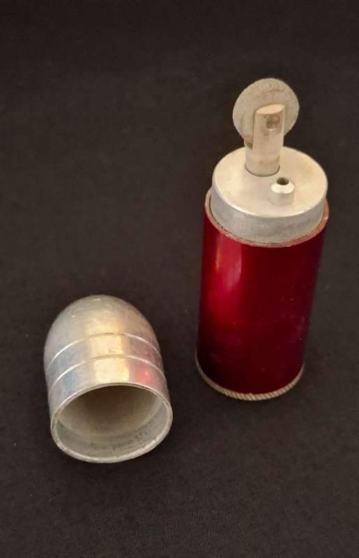 BEROCHE - SWISS MADE 70738 - BULLET - PETROL LIGHTER    -- MINT Condition --           JJ11