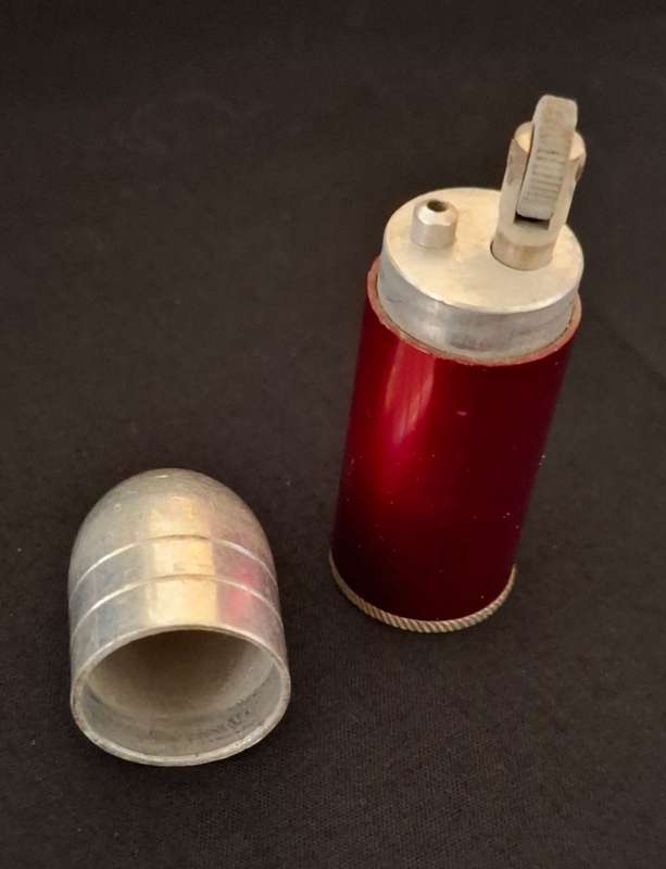 BEROCHE - SWISS MADE 70738 - BULLET - PETROL LIGHTER    -- MINT Condition --           JJ11