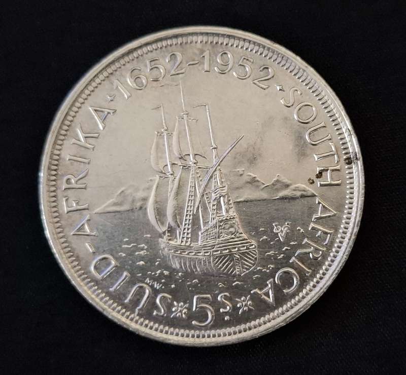 1652 - 1952 Union Of SA Crown / 5 Shillings                        JJ13