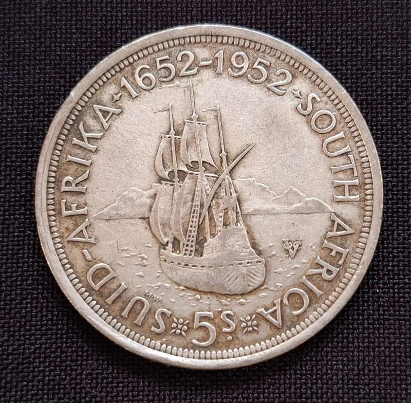 1652 - 1952 Union Of SA Crown / 5 Shillings               T30