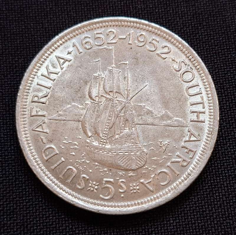 1652 - 1952 Union Of SA Crown / 5 Shillings               T37