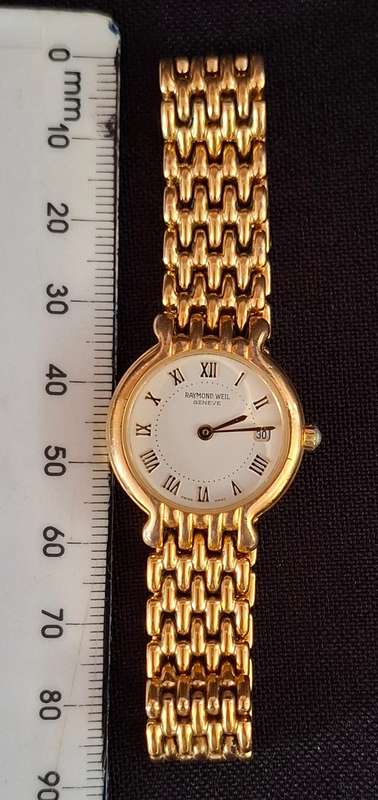 RAYMOND WEIL VINTAGE LADIES WATCH        *** Low STARTING PRICE ... Happy Bidding ***