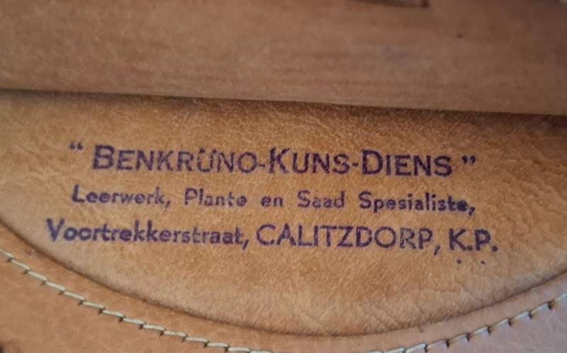 Leather Wallet Made By " BENKRUNO-KUNS-DIENS " Calitzdorp ( Inscription 1946 )