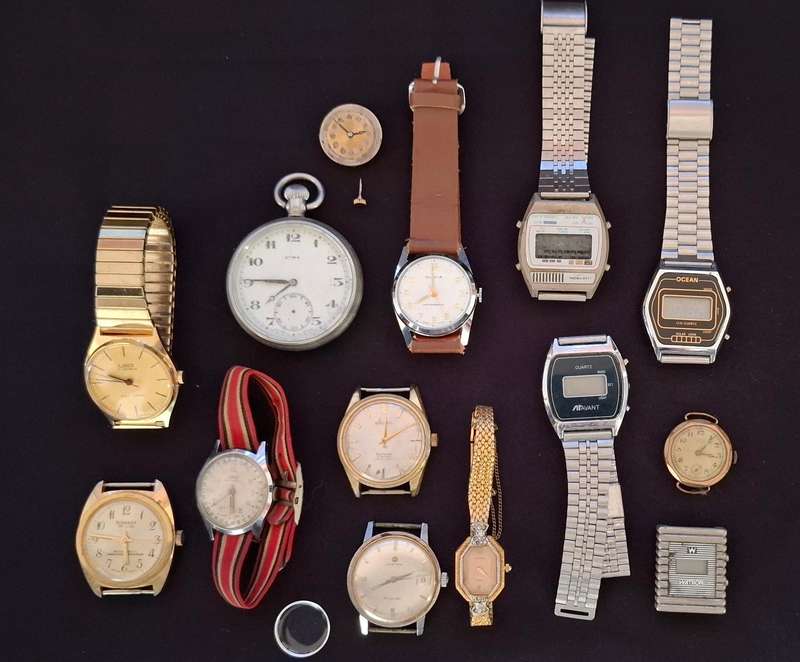 Watch LOT   ----- NOT WORKING ----- For SPARES              ** SRARTING @ R1 **