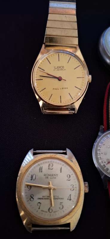 Watch LOT   ----- NOT WORKING ----- For SPARES              ** SRARTING @ R1 **