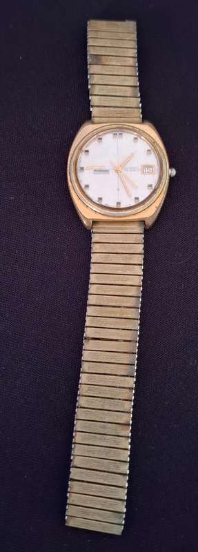 SEIKO Vintage Men's Watch --- Working --- But For SPARES -- Strap Broken  ( Note Condition )