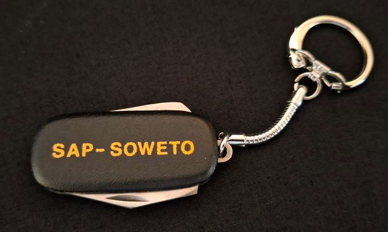 Vintage SAP SOWETO Key Chain Pocket Knife                    E13