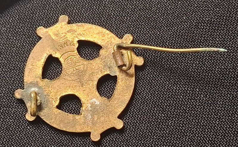 1932 Irish Eucharistic Congress Badge                            E12
