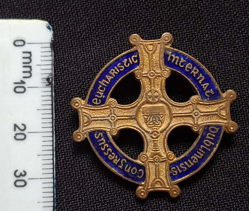 1932 Irish Eucharistic Congress Badge                            E12