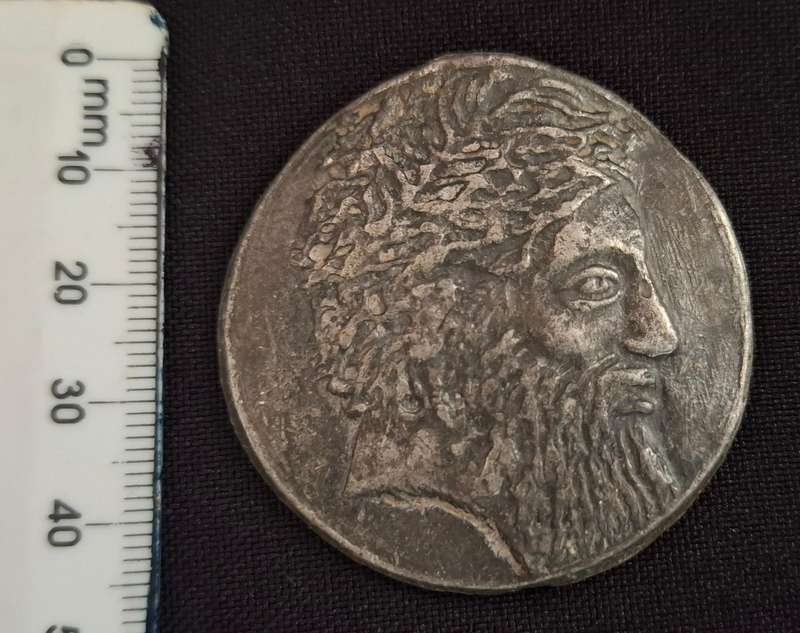 Unknown Medallion                    E18