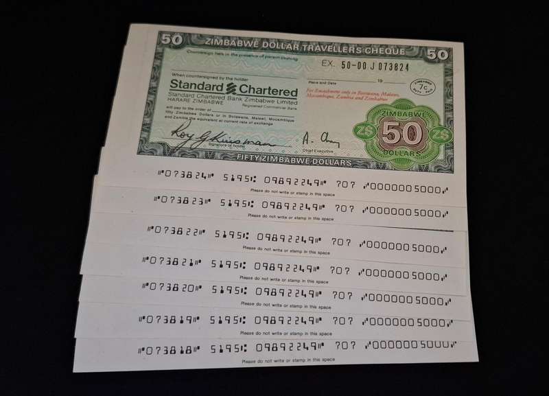 ZIMBABWE - STANDARD BANK Traveller's CHEQUE $50   IN SEQUENCE  *** RARE ***  IN MINT CONDITION