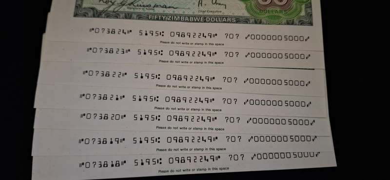 ZIMBABWE - STANDARD BANK Traveller's CHEQUE $50   IN SEQUENCE  *** RARE ***  IN MINT CONDITION