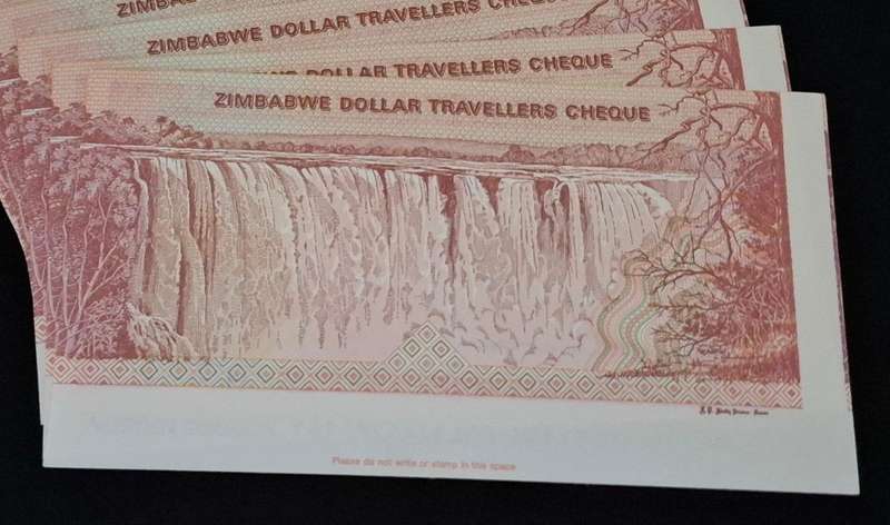 ZIMBABWE - STANDARD BANK Traveller's CHEQUES $100 In Sequence  IN MINT CONDITION    "" RARE ""