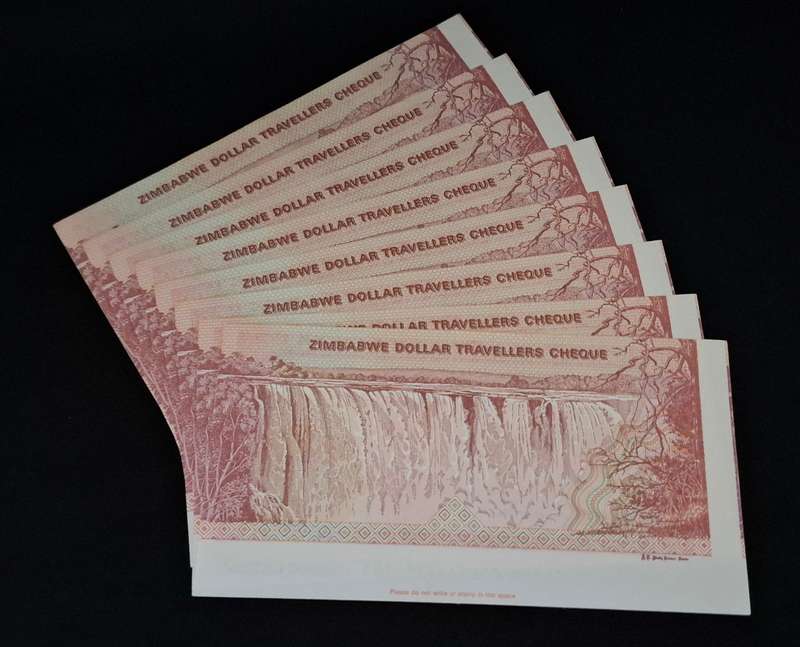 ZIMBABWE - STANDARD BANK Traveller's CHEQUES $100 In Sequence  IN MINT CONDITION    "" RARE ""