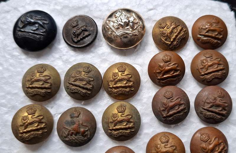 Rhodesia 23 Mix Lot Buttons Various Sizes   --- One Bid For The Lot 0 ---