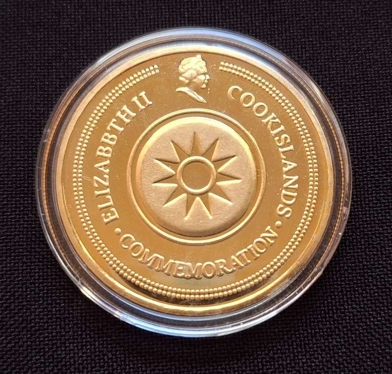 Cook Islands Mandela Commemoration Medallion   ( In Plastic Capsule )                        E60