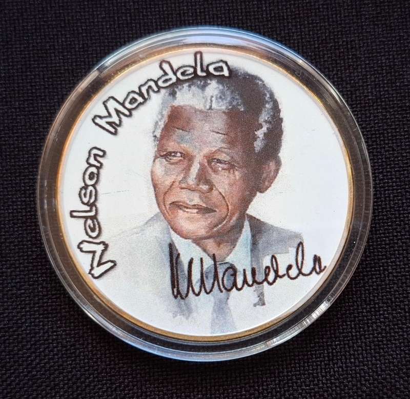 Cook Islands Mandela Commemoration Medallion ( In Plastic Capsule )            E61