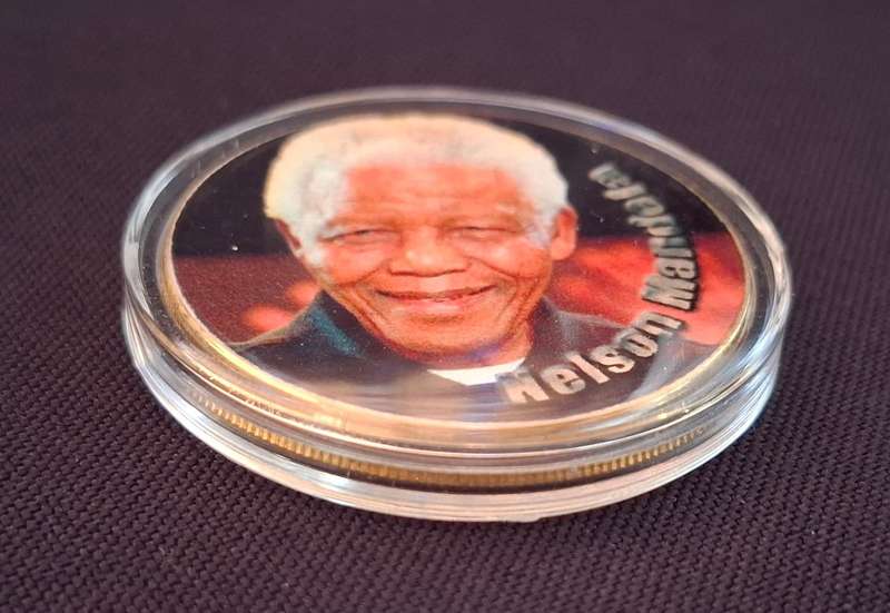 Cook Islands Mandela Commemoration Medallion   ( In Plastic Capsule )                        E60