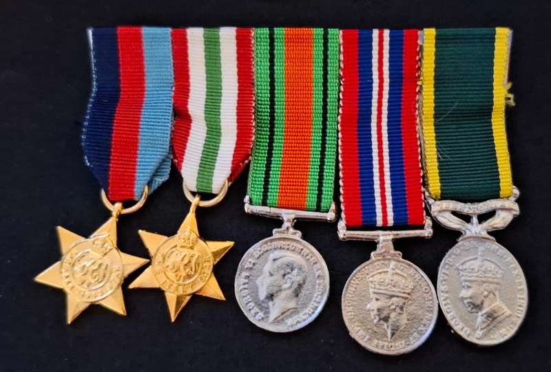 WW2  Territorial Efficiency Medal Group Full Sized And Miniature 7013078 CPL. GOVER C.W R.INNIS.FUS.