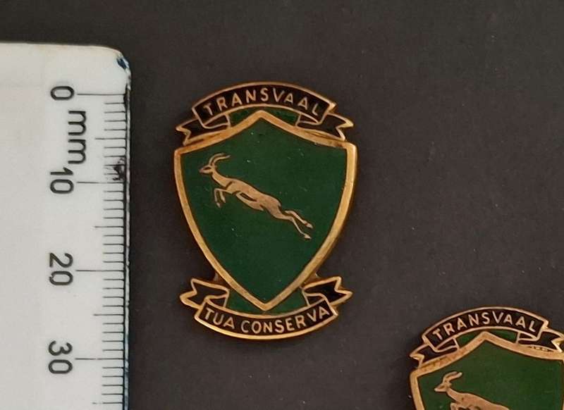 TRANSVAAL NATURE CONSERVATION CAP  AND COLLAR BADGES    ---- RARE ---- ** STUNNING**        E83