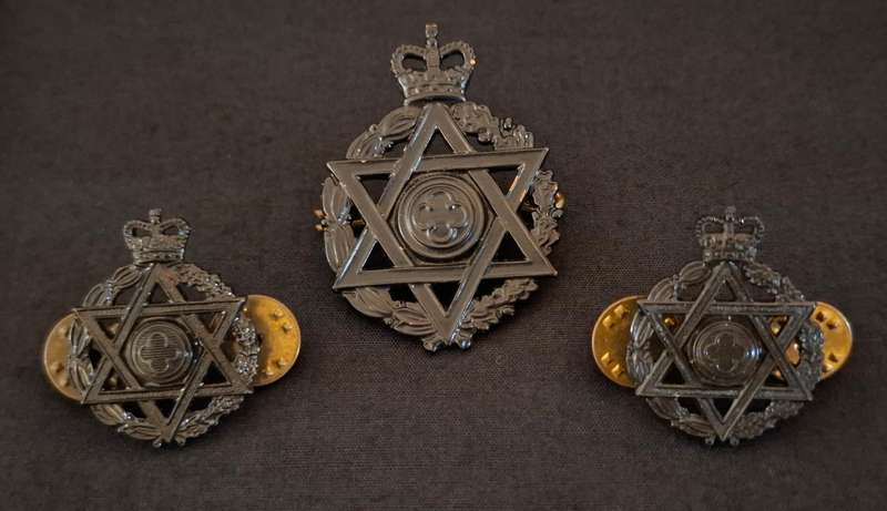 South African Corps Of Chaplain's Jewish Cap And Collar Badges   1940  1946      --        E88