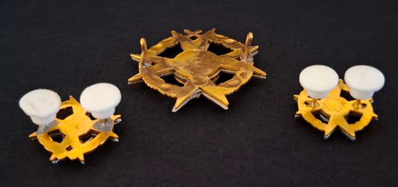 South African Corps of Chaplains Cap And Collar Badges, Christian ---- NOTE Cap Badge Lugs -- E89