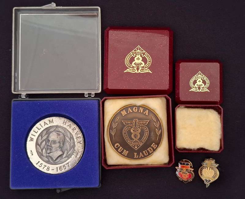 BLOOD TRANSFUSION SERVICE MEDALS AND BADGES ( M.H. ROBINSON ) -- One Bid For The Lot             W11