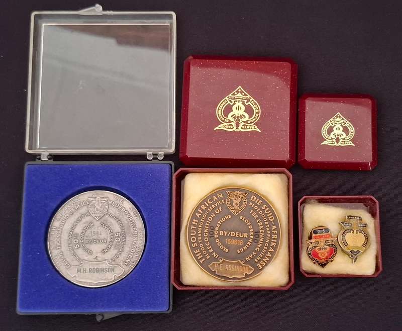 BLOOD TRANSFUSION SERVICE MEDALS AND BADGES ( M.H. ROBINSON ) -- One Bid For The Lot             W11