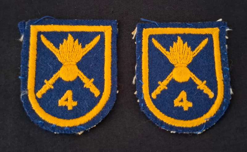 SADF `4th Field Artillery Reg.` Cloth Badge Pair (1967-1969)   --- RARE ---        E115