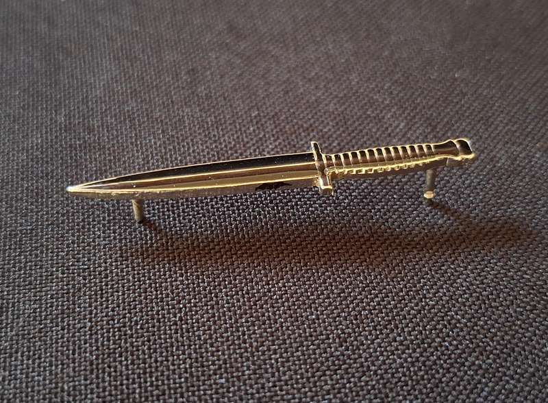 Special Force Dagger Pin Badge                   E90