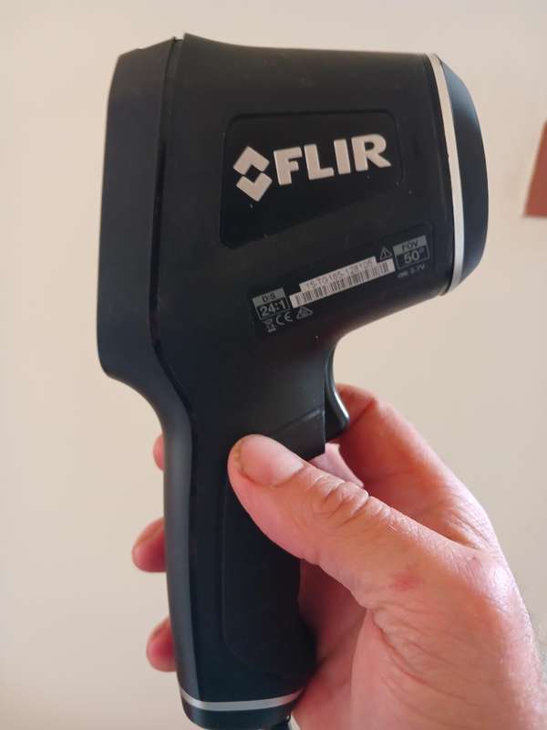FLIR TG165 thermometer