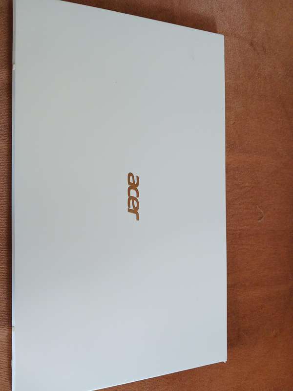Acer Swift Business laptop | 8th Gen i7 Monster | For Spares or Repairs