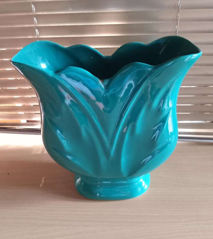 Large Bep/Lucia ware vase
