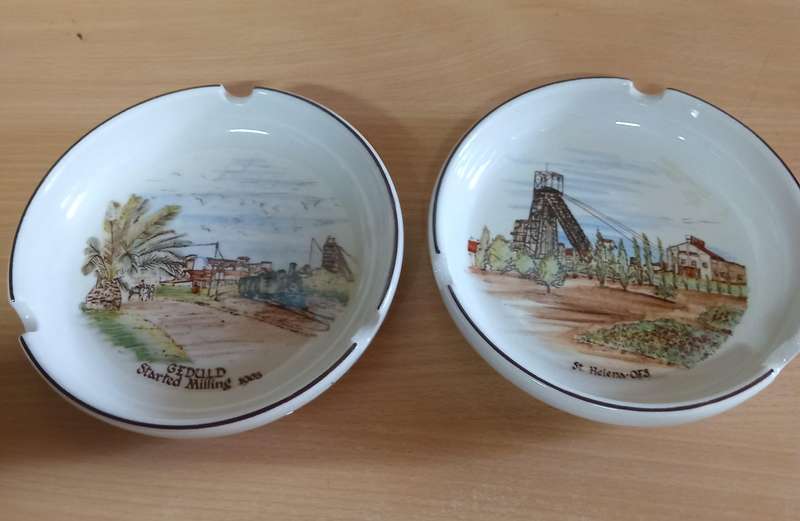 Drosdty ware ashtrays