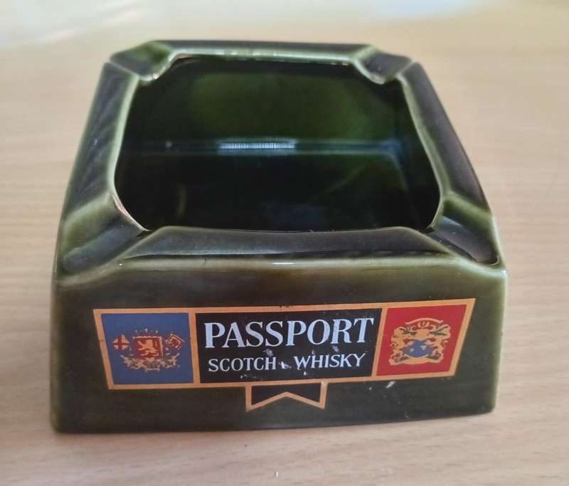 Wade ashtray