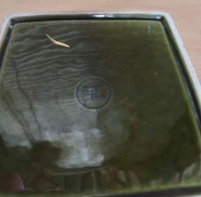 Wade ashtray