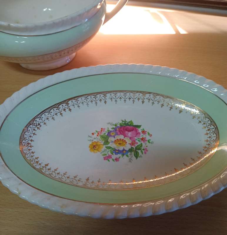 Johnson bros gravy boat