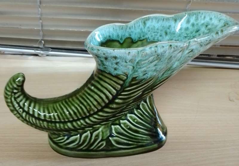 Cornucopia shape vase