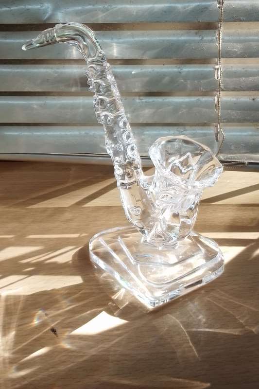 Small crystal saxophone
