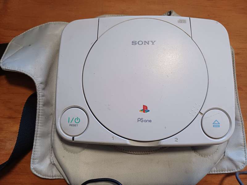PlayStation One with carry bag (UK power adapter) *Read description