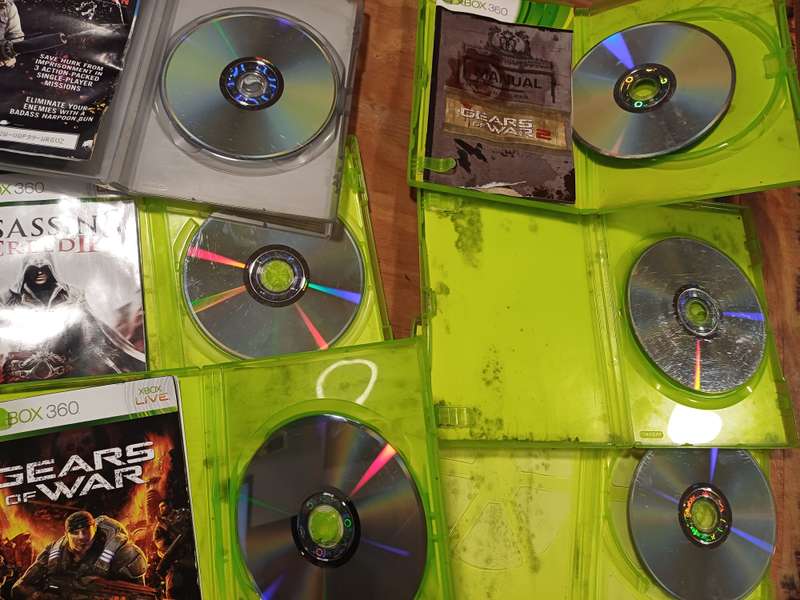 Xbox 360 Bundle (Water damaged*)