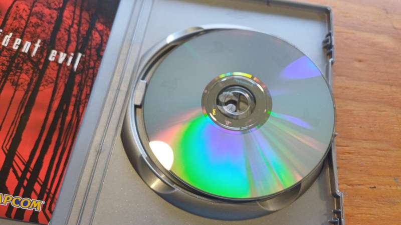 Resident Evil 4 PS2 Platinum (Disc in excellent Condition)