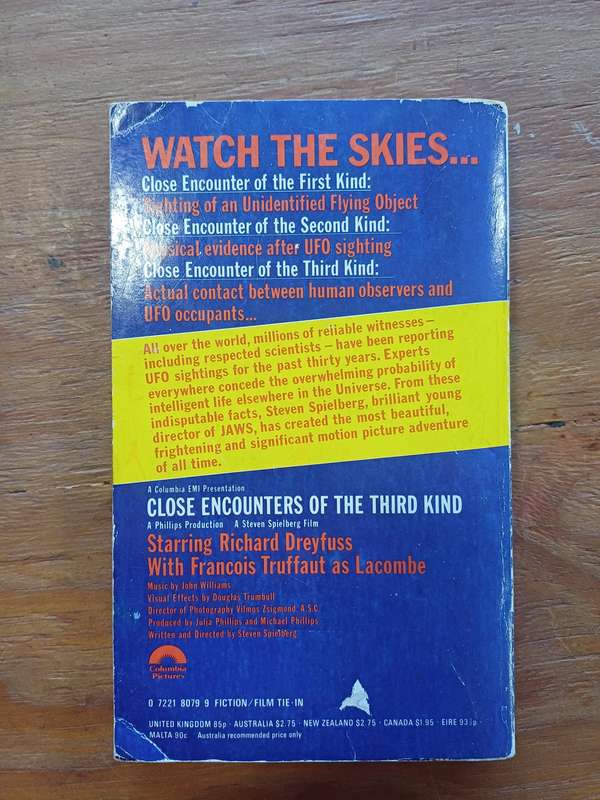 Close encounters of the third kind novel