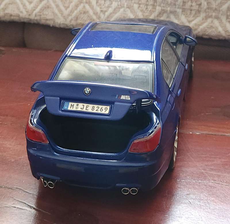 BMW M5 (E39)