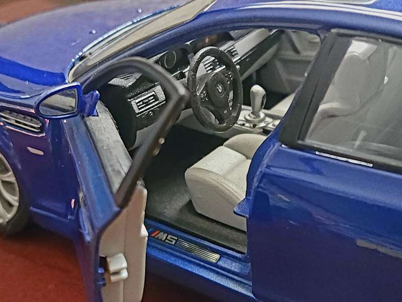 BMW M5 (E39)