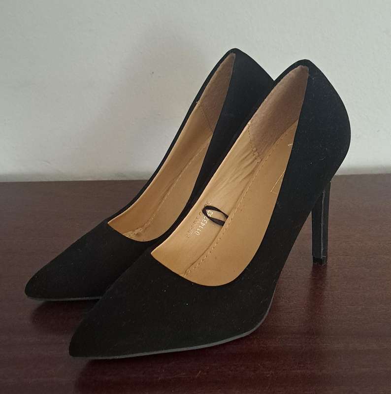 Size 3 ladies shoes