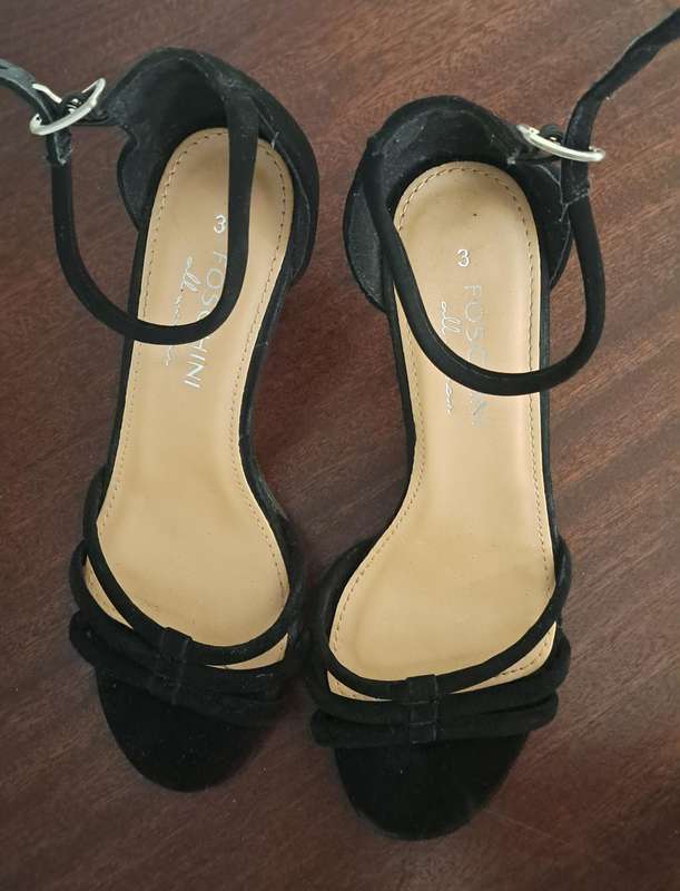 Size 3 Ladies Foschini heel shoes
