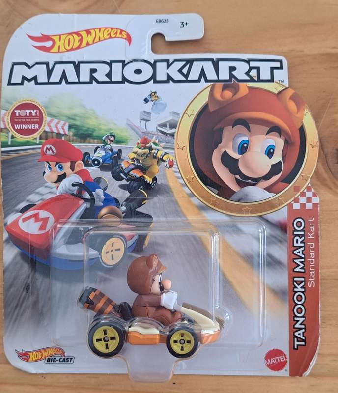 Hot Wheels Mario Kart Tanooki Mario