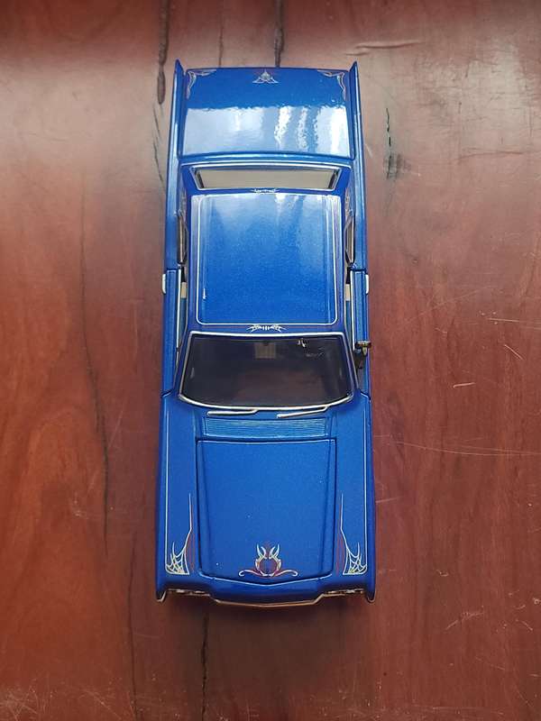 1966 Lincoln Continental (1:26)